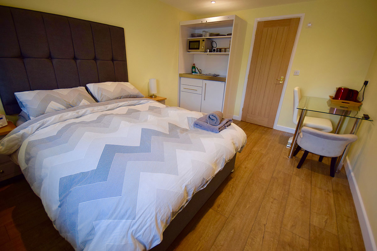 Southernwood Serviced short term in